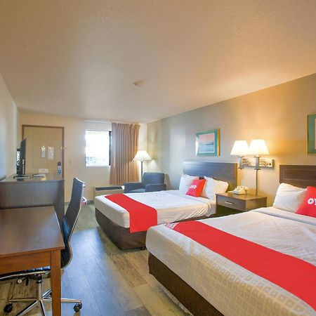 Oyo Woodland Hotel And Suites Екстериор снимка