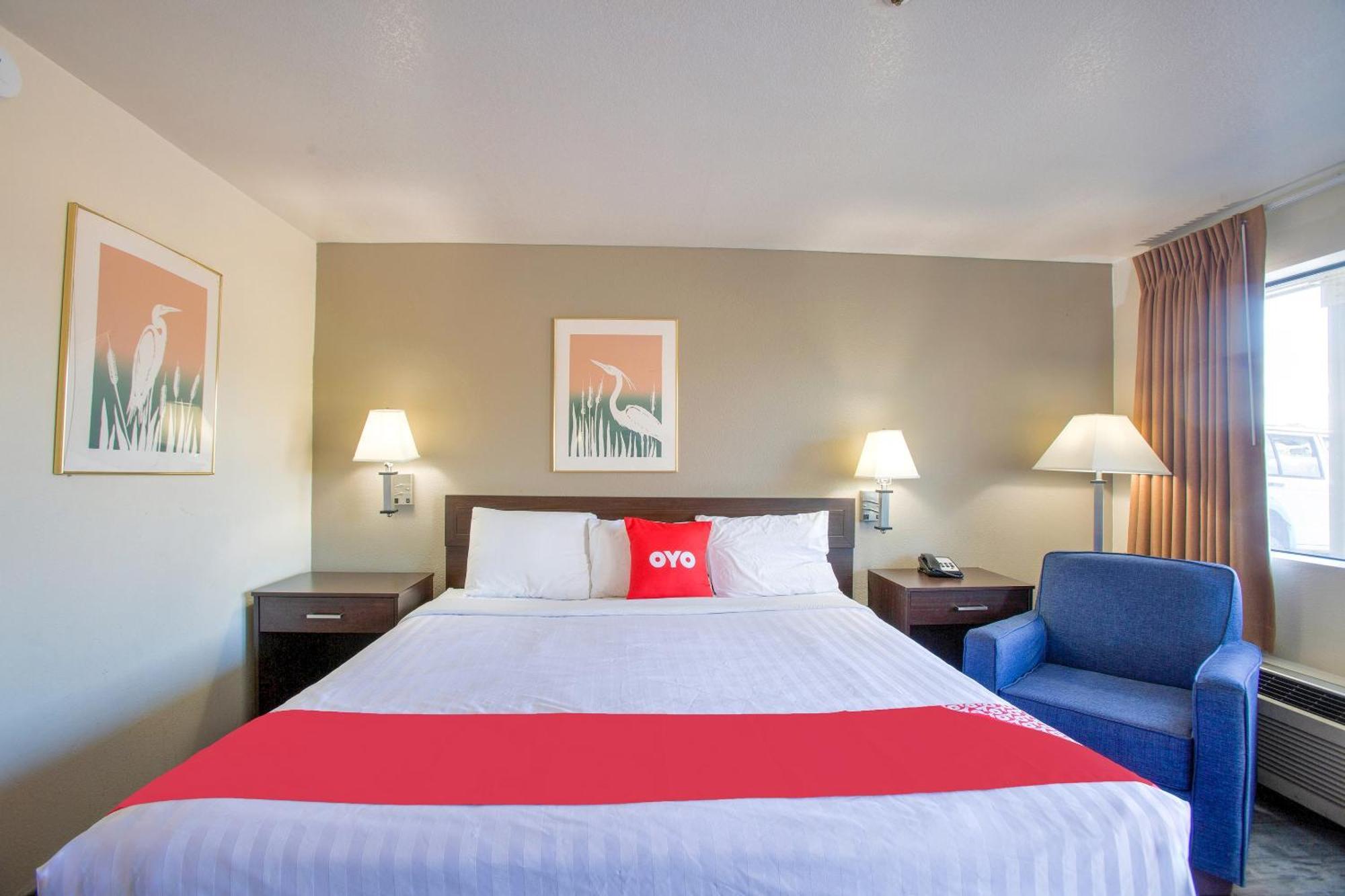 Oyo Woodland Hotel And Suites Екстериор снимка